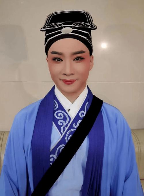 男扮女装新娘妆化妆全过程_自然逼真,妆穿搭全攻略 男扮女装新娘妆化妆全过程_自然逼真,妆穿搭全攻略