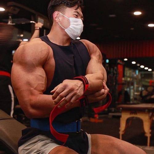 练二头肌的经典动作_6个经典肱头肱三头肌动作