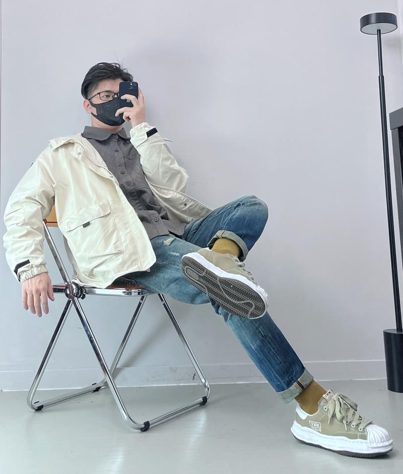 冲锋衣搭配牛仔裤吗_冲锋衣配裤怎么穿出不同风格？