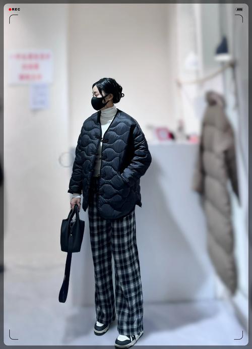 145矮个子穿搭冬装_小个子秋穿显高，选对内搭外套裤鞋