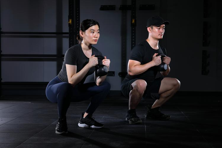 提升核心力量的训练_增强力量体态，改善腰痛