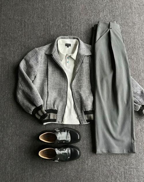 黑白格子衬衫可以配灰色裤子吗_黑白衬衫配灰裤,低调奢华显品味 黑白格子衬衫可以配灰色裤子吗_黑白衬衫配灰裤,低调奢华显品味