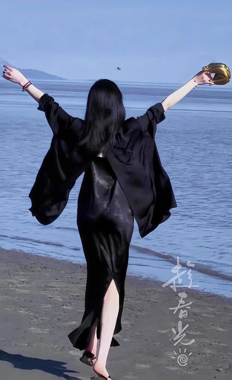 韩系女主穿搭_温柔配色叠穿,精致配饰显随性美 韩系女主穿搭_温柔配色叠穿,精致配饰显随性美