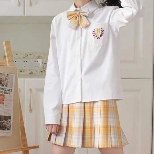 洛丽塔裙子搭配jk制服黄色_黄色混搭裙JK，甜美活力，时尚创新！