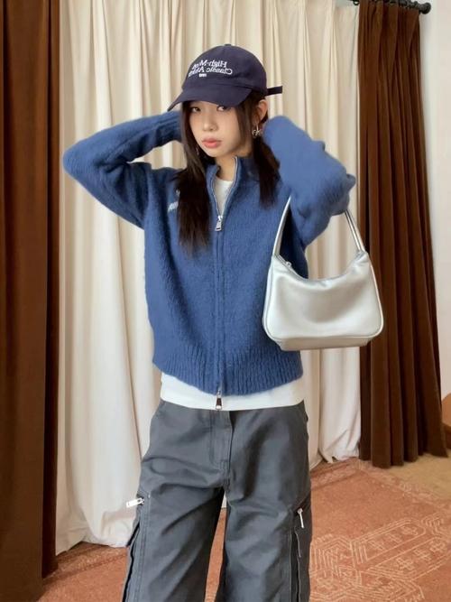 拉链毛衫怎么搭配外套_拉链毛衣百搭时尚,叠穿搭配超好看! 拉链毛衫怎么搭配外套_拉链毛衣百搭时尚,叠穿搭配超好看!