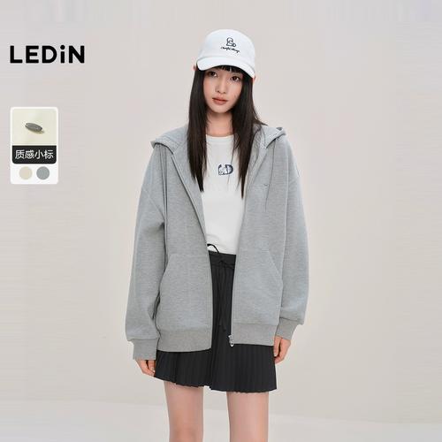 卫衣拉链外套搭配_简约亮色外套叠穿德绒鹿皮绒，轻松时尚！