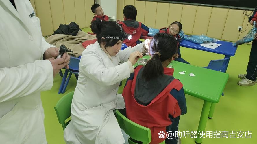 耳朵听力康复训练_双耳听力康复，按摩运动护听力