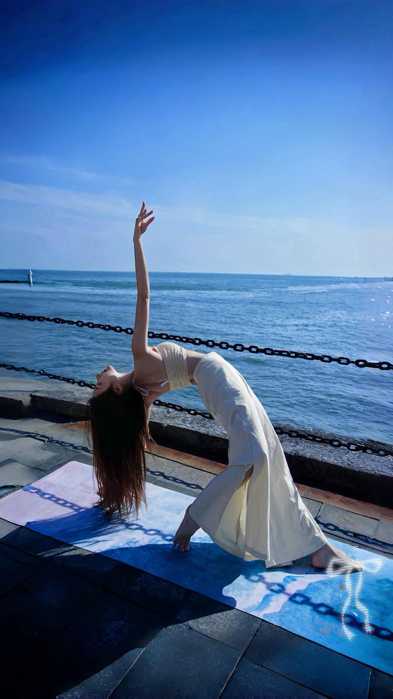 海边瑜伽拍照漂亮动作_海边瑜伽放松身心,舞王式单手鸽王式等你来挑战! 海边瑜伽拍照漂亮动作_海边瑜伽放松身心,舞王式单手鸽王式等你来挑战!