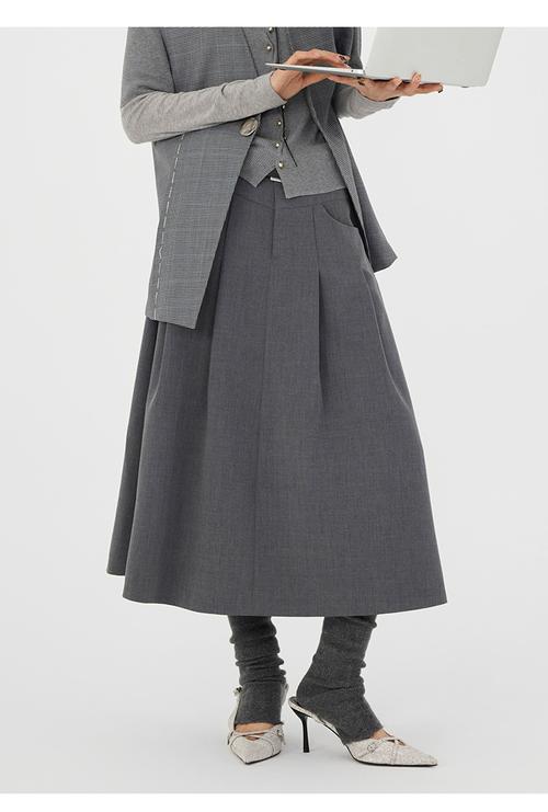 深灰色半身长裙配什么上衣_深灰半身裙多搭配,通勤休闲气质全! 深灰色半身长裙配什么上衣_深灰半身裙多搭配,通勤休闲气质全!