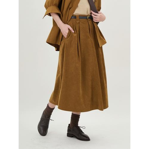 芥末黄灯芯绒半身裙搭配_芥末黄半身裙搭出百变风格，优雅个性全都有！