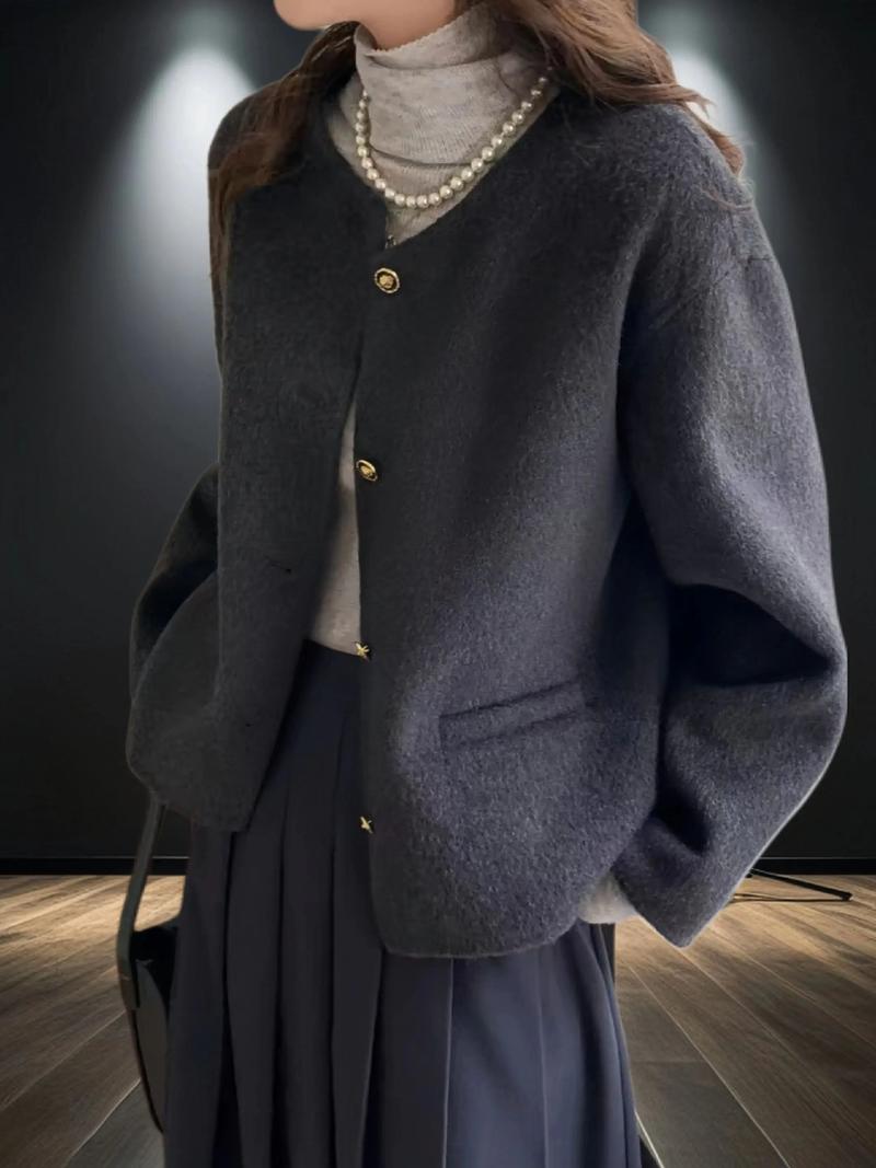 毛呢外套短款搭配下装_短款毛呢外套穿搭