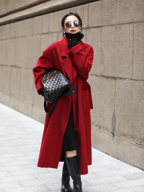 红呢子大衣配什么内搭_红呢大衣搭对显高级,通勤约会周末都好看 红呢子大衣配什么内搭_红呢大衣搭对显高级,通勤约会周末都好看