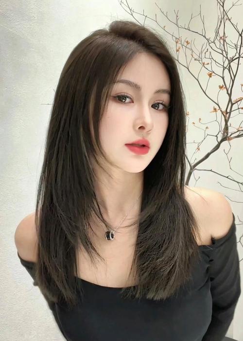 边碎发型_碎发短发男生发型流行推荐