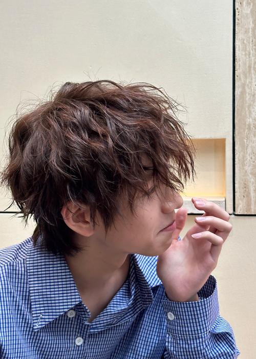 莱斯利卷蓬松刘海照片_蓬松慵懒，百搭时尚