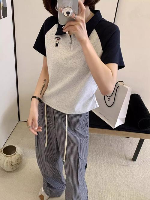 带领t恤如何搭配外套_优衣库T恤搭外套,休闲正式任你行 带领t恤如何搭配外套_优衣库T恤搭外套,休闲正式任你行