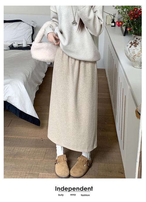 羊绒包臀裙配什么上衣_冬季上衣配包臀裙，保暖又时尚！