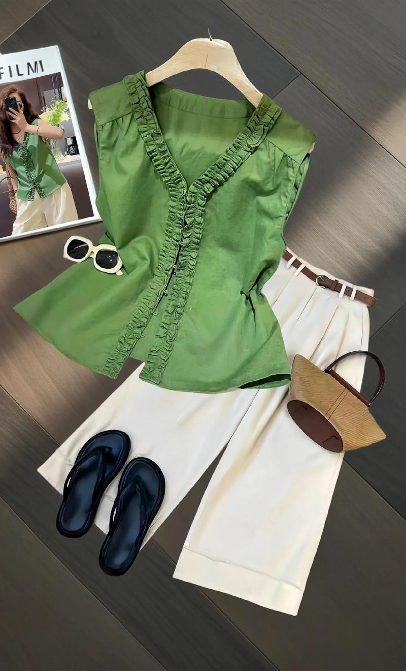 浅绿色裤子配什么外套_浅绿裤秋日潮搭，显高级又活力