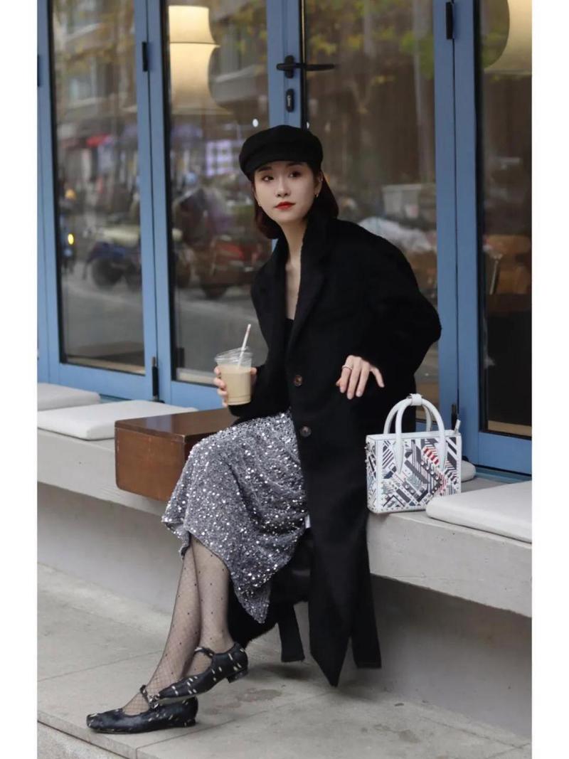 亮片外套怎么搭配_亮片外套点亮穿搭，个性十足！