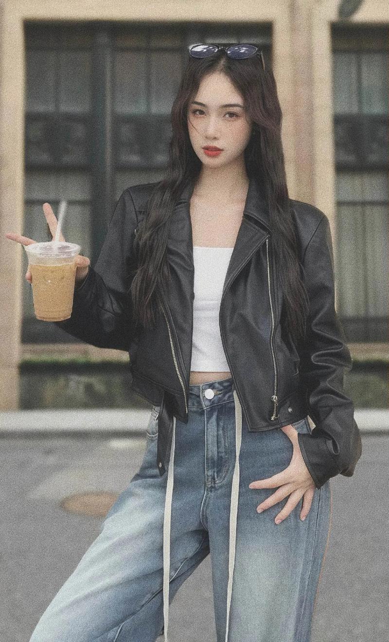 短皮衣的8种搭配最好看_百搭时尚，保暖又显高！