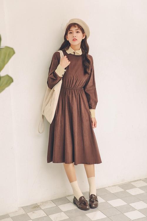 灯芯绒长裙配什么鞋子_显瘦又时尚！