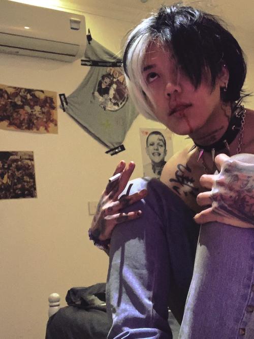 阴阳头莫西干式发型女_女明星流行阴阳头,个性十足显气质! 阴阳头莫西干式发型女_女明星流行阴阳头,个性十足显气质!