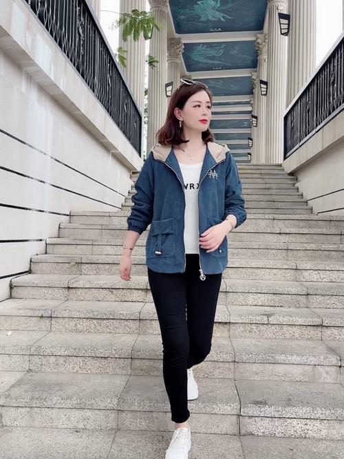 灯芯绒外套配什么裤子_秋冬百搭时尚，保暖复古