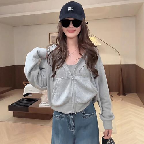 带帽卫衣配什么外套女_外套配卫衣，时尚又舒适！