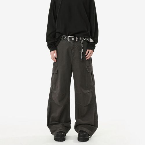 深灰色工装裤搭配什么颜色上衣_深灰工装裤百搭,搭T恤牛仔卫衣显个性 深灰色工装裤搭配什么颜色上衣_深灰工装裤百搭,搭T恤牛仔卫衣显个性