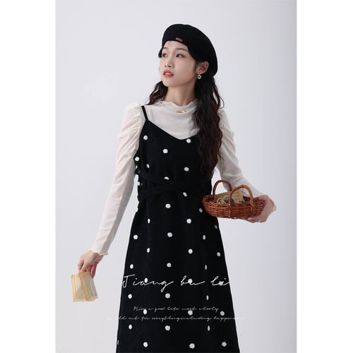 灯芯绒连衣裙配什么外套_秋冬百搭时尚