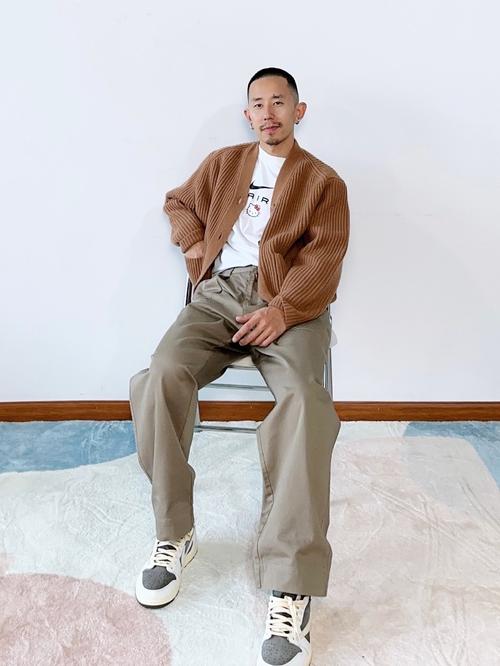 灯芯绒工装裤搭配上衣_卡其灯芯绒工装裤 百搭显腿长 灯芯绒工装裤搭配上衣_卡其灯芯绒工装裤 百搭显腿长