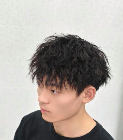 用锡纸卷头发算烫发吗_自然持久，护发好选择