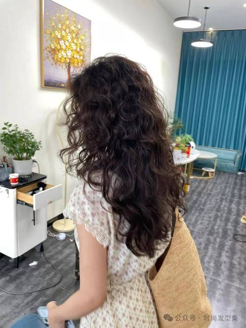 老式大波浪卷发_百搭显脸小,复古港风必备 老式大波浪卷发_百搭显脸小,复古港风必备