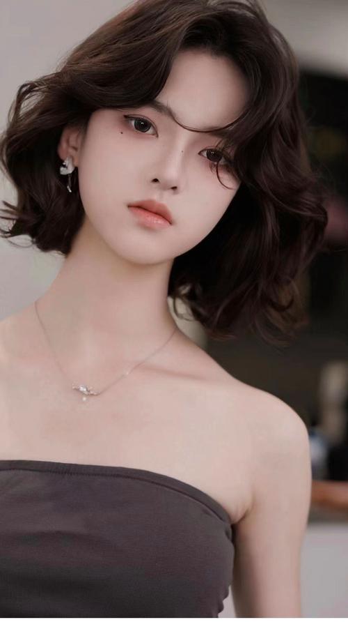 知性干练女生的发型_选对显年轻