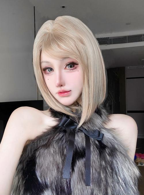 灰姑娘发型_迪士尼公主卷发造型教程 灰姑娘发型_迪士尼公主卷发造型教程