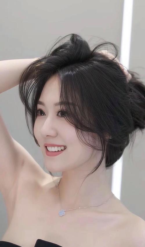 半边刘海叫什么发型_大旁分刘海修饰额头,单边斜刘海显个性 半边刘海叫什么发型_大旁分刘海修饰额头,单边斜刘海显个性