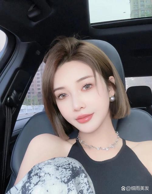 五眼偏宽的人适合什么发型_脸型不同，发型怎么选？