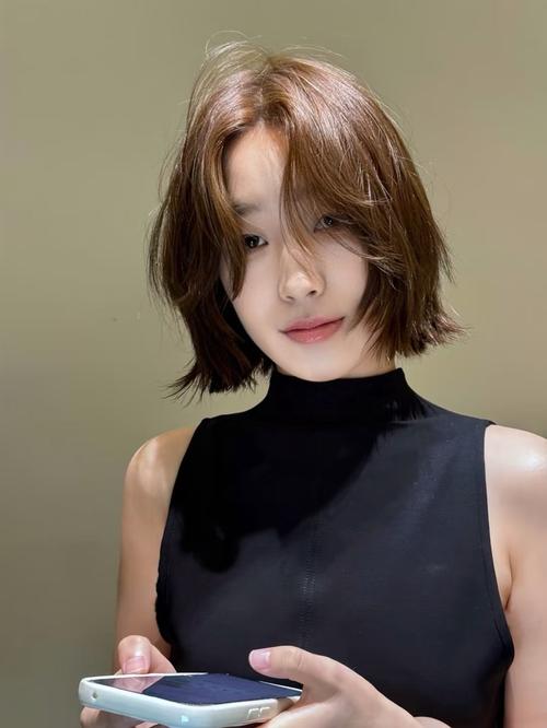 分翻刘海外加外翻法式短发_法式分翻刘海,时尚减龄,颜值提升! 分翻刘海外加外翻法式短发_法式分翻刘海,时尚减龄,颜值提升!