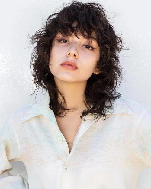 les中性女生发型_中性短发,时尚百搭,修饰脸型显个性 les中性女生发型_中性短发,时尚百搭,修饰脸型显个性