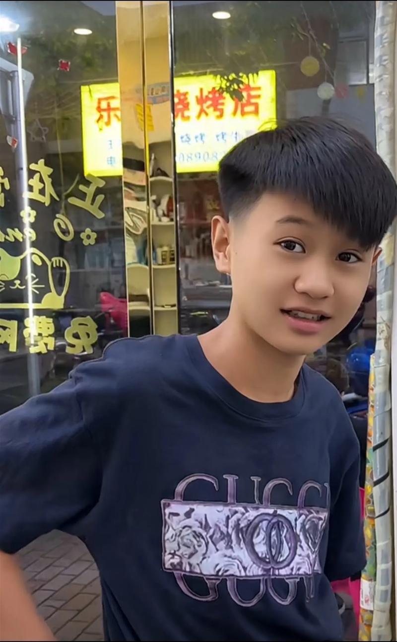 非主流斜刘海男_从叛逆到精致，修饰脸型显气质