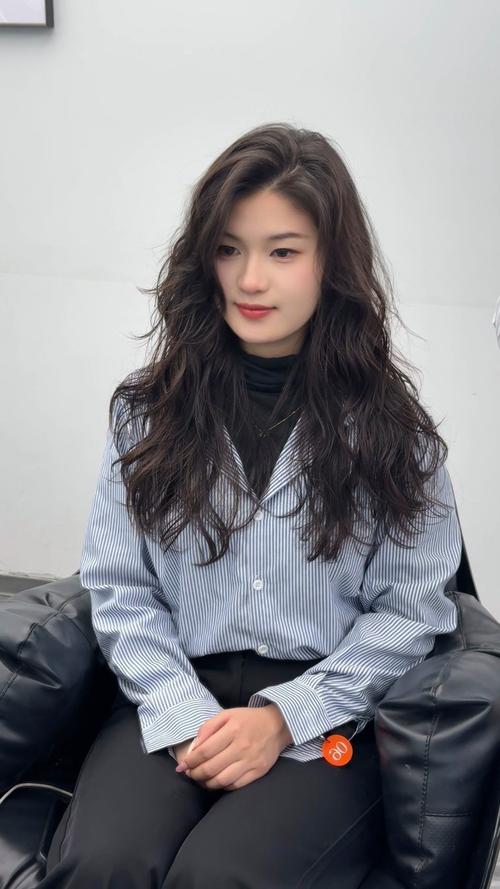 正式场合女士发型_年龄场合皆适宜