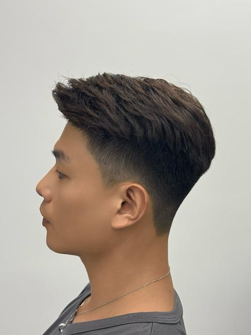 显成熟又好看的发型男_成熟男士5款发型,自信魅力必备 显成熟又好看的发型男_成熟男士5款发型,自信魅力必备