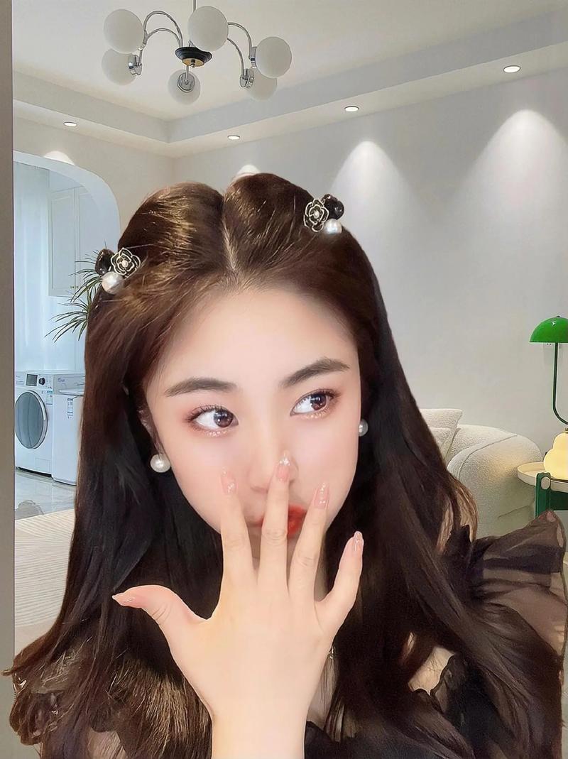 小抓夹怎么夹头发好看_蓬松度与夹法位置关键 小抓夹怎么夹头发好看_蓬松度与夹法位置关键