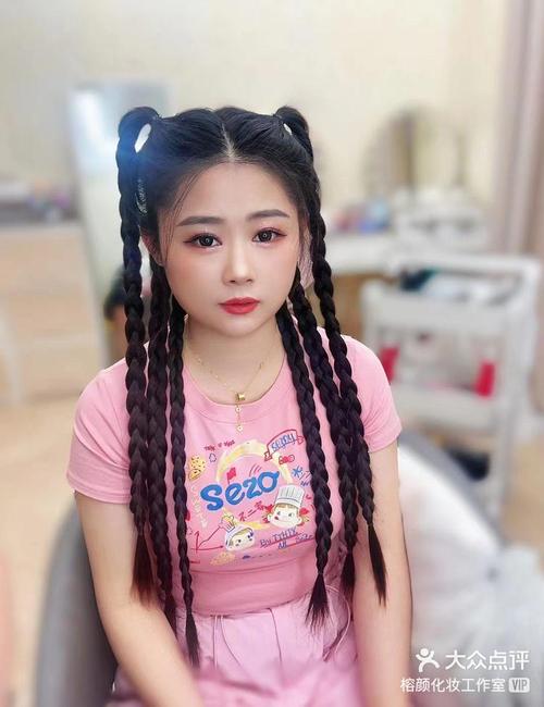 双侧辫子扎法_优雅活力双侧辫，简单好看显气质