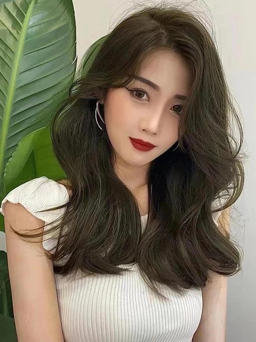 梳韩式发型烫什么卷_轻松打造不费力的精致发型