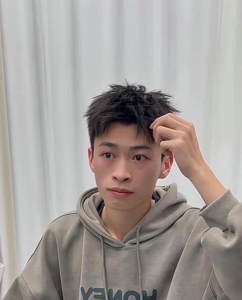 男什么发型方便好打理_百搭时尚易打理