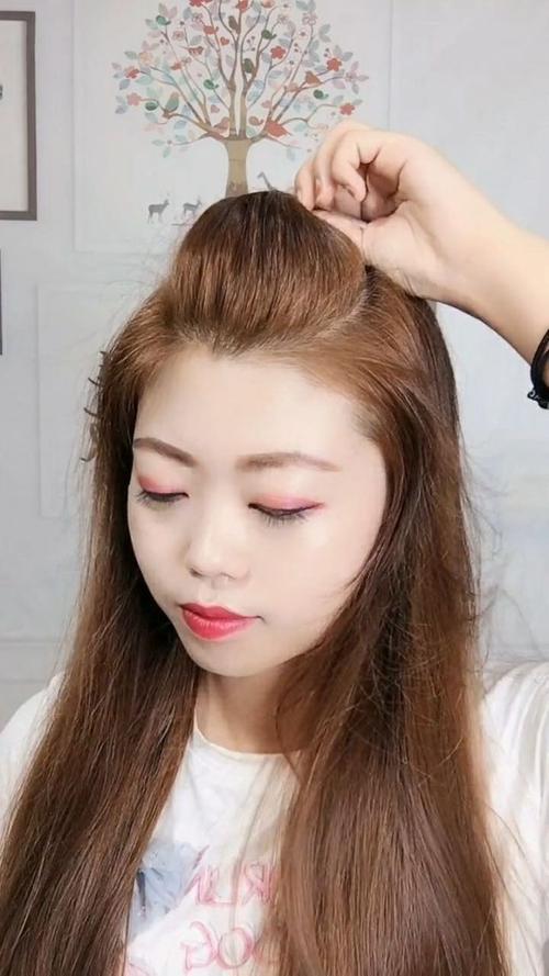 把两鬓梳起来的发型叫啥_复古发型潮流再起