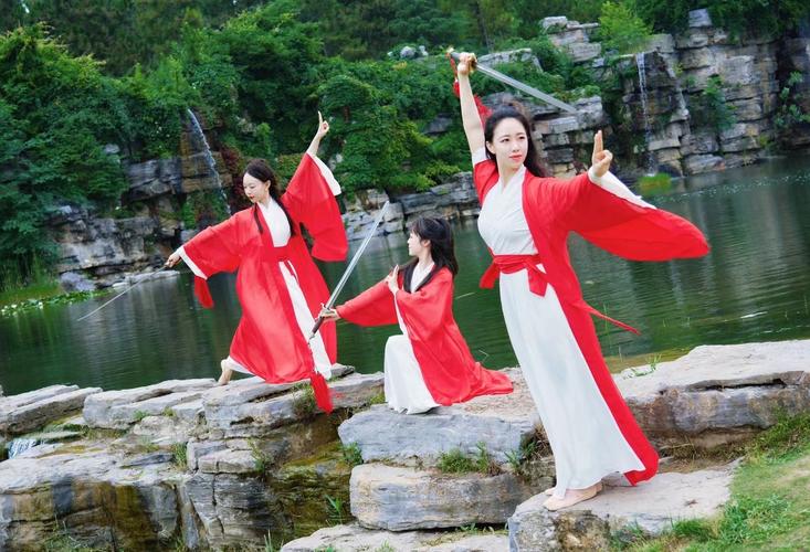 剑舞12个基本动作_刚柔并济,中华武术舞蹈精髓 剑舞12个基本动作_刚柔并济,中华武术舞蹈精髓