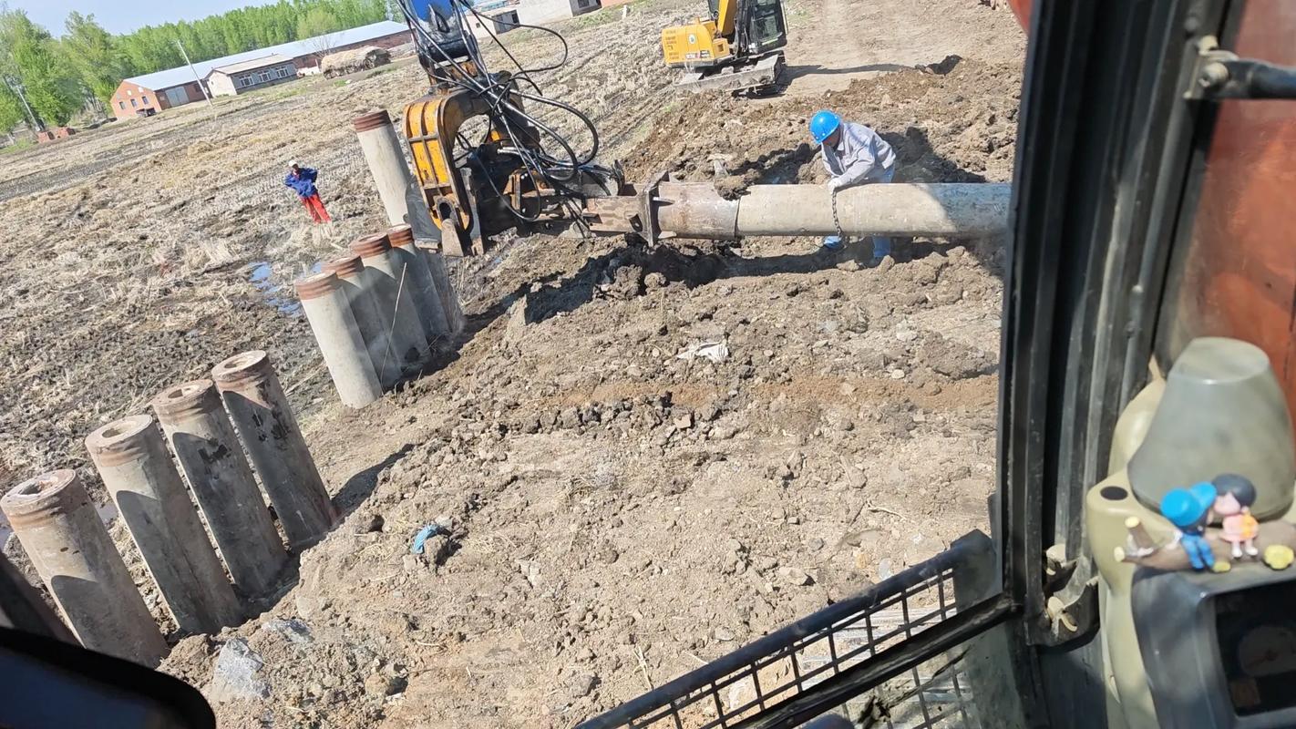 打桩机练腿的正确方法_深蹲膝盖对准轴,后抬腿练臀腿,器械自由优于史密斯 打桩机练腿的正确方法_深蹲膝盖对准轴,后抬腿练臀腿,器械自由优于史密斯