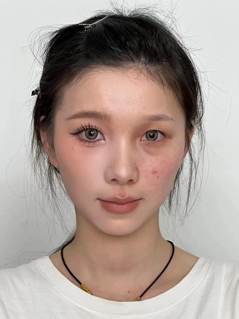 半边脸化妆对比照_半边脸妆容挑战性别，展现化妆魔力