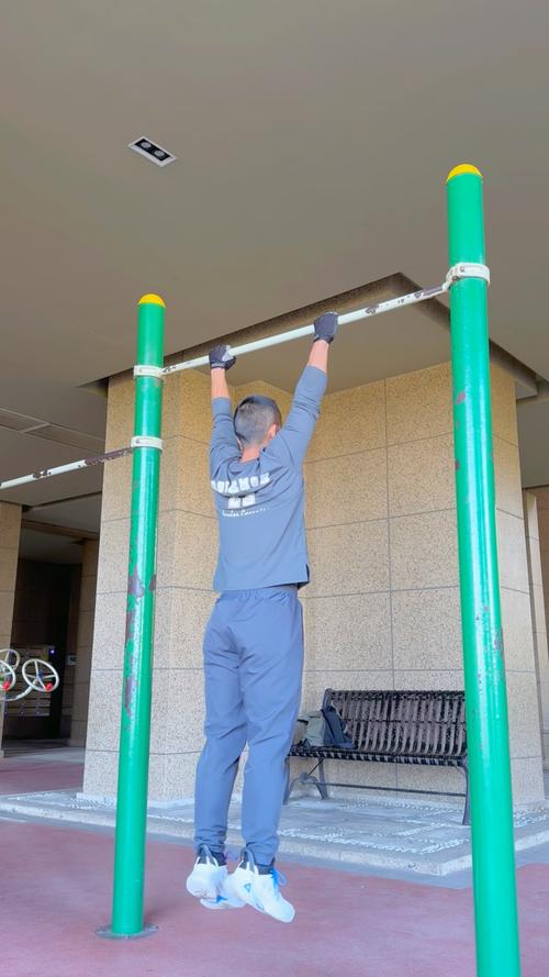 练负重引体能解锁双力臂吗_练双力臂？试试负重引体向上！